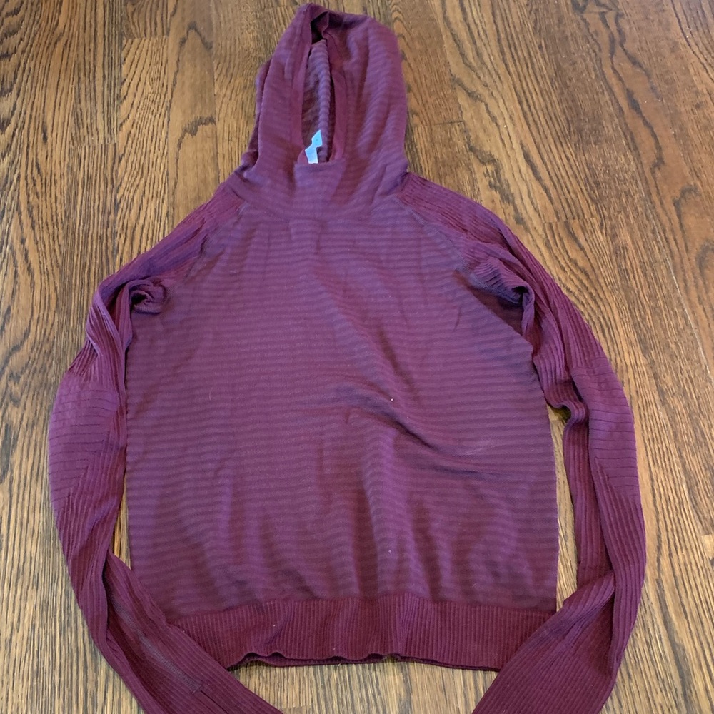 LULULEMON pullover